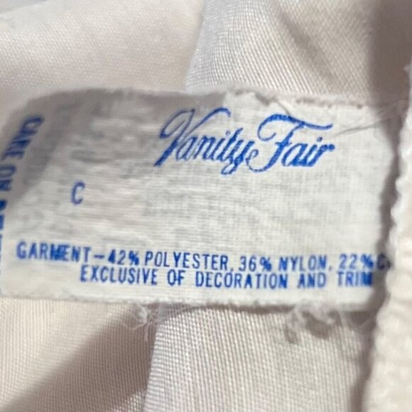 Vintage Vanity Fair Ivory Lace Floral Embroidered Nightgown Size Small - Picture 13 of 13